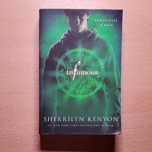 Infamous by Sherrilyn Kenyon Paperback Novel 🌎5/$10🌏
